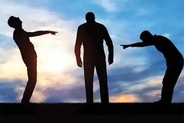 تمسخر آمر به معروف